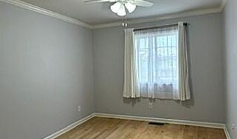 671 Liberty Pointe Dr, Ann Arbor, MI 48103