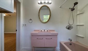 4 Noonan Ln, Albany, NY 12209
