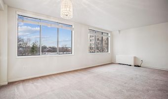 6631 WAKEFIELD Dr 319, Alexandria, VA 22307