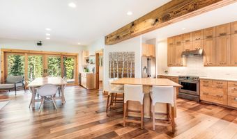 16396 Skyline Dr, Bend, OR 97703