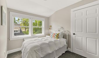 48 Ocean St, Belfast, ME 04915