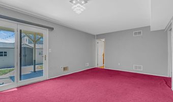 19 Spruce St, Beachwood, NJ 08722