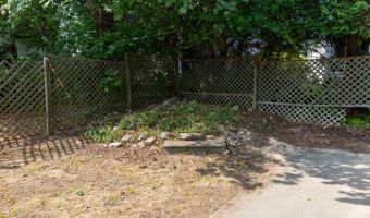 24 Warwick St, Bangor, ME 04401