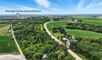 5709 Oak Crest Hill Rd SE, Riverside, IA 52327
