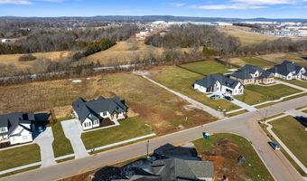 877 Mt Rainier Dr, Bowling Green, KY 42104