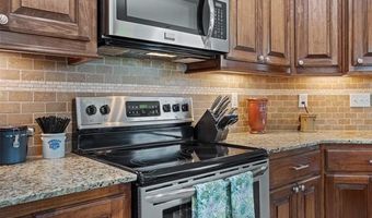 5714 Nottingham Pl, Bartlesville, OK 74006