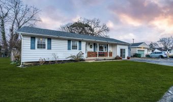 46 Bowline St, Beachwood, NJ 08722