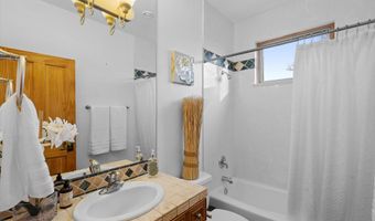 10711 MODESTO Ave NE, Albuquerque, NM 87122