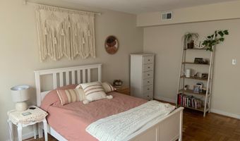 732 N OAKLAND St, Arlington, VA 22203