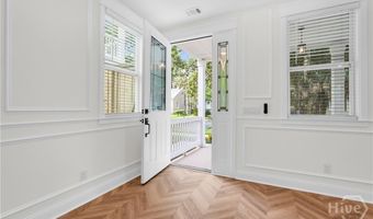 904 E 33rd St, Savannah, GA 31401