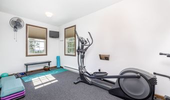 26 Skyview Ter, Bristol, CT 06010
