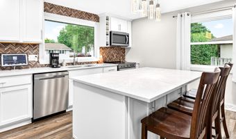 1645 E ROELAND Ave, Appleton, WI 54915