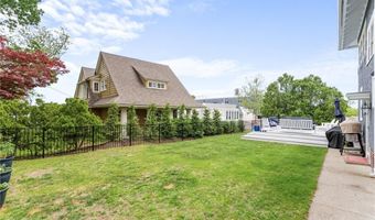 1144 Narragansett Blvd, Cranston, RI 02905