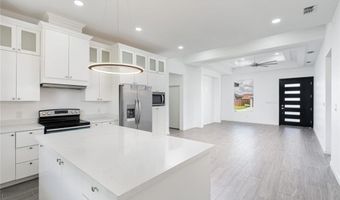 529 Country Club Dr, Alamo, TX 78516