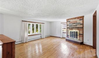 18 Continental Dr, Middletown, RI 02842