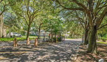 6 Duck Branch Ct, Beaufort, SC 29902
