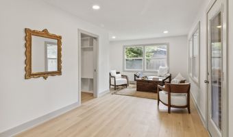 8246 Windcombe Blvd, Indianapolis, IN 46240