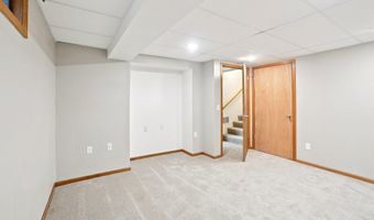 15 Eastridge Ct, Madison, WI 53716