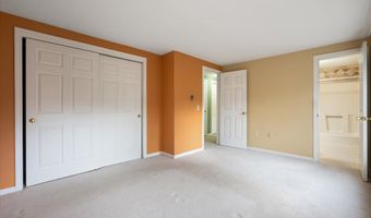 22 Cortland Cir, Bangor, ME 04401