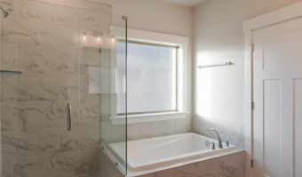 21816 Natures Cove Dr, Athens, AL 35613