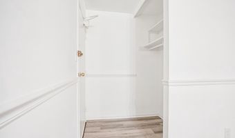 4333 AMERICANA Dr 203, Annandale, VA 22003