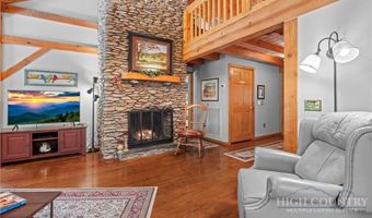 221 White Oak Trl, Banner Elk, NC 28604