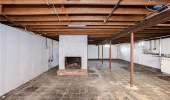 11 Granada Ter, Middletown, RI 02842