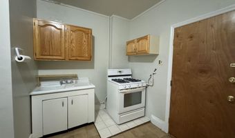 35 E 26TH St, Bayonne, NJ 07002