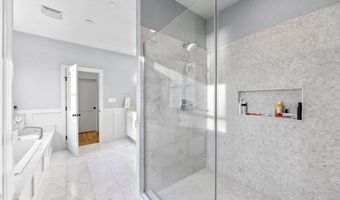 90 E LAKE Dr, Annapolis, MD 21403