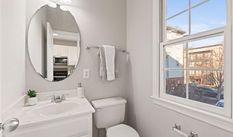 3110- C 9TH Rd N, Arlington, VA 22201