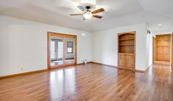 118 Chapel Dr, Andover, KS 67002