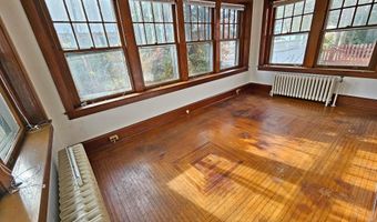 320 S 9TH St, Akron, PA 17501