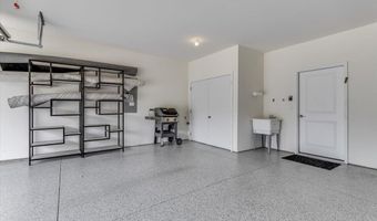 4936 N Prestwick Ave, Bel Aire, KS 67226