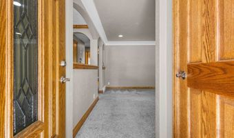 2700 N LILLIAN Ct, Appleton, WI 54911