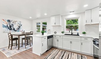 233 S Division St, Auburn, IN 46706