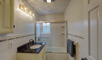 37 Bullocks Point Ave 3C, East Providence, RI 02915