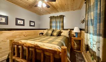 8 Breezy Knoll Ln, Baileyville, ME 04694