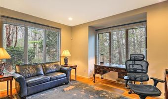 60 Pheasant Dr, East Greenwich, RI 02818