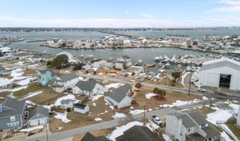 203 Old Causeway Rd, Atlantic Beach, NC 28512