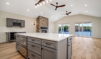 74 Lakeshore Dr, Ashburnham, MA 01430