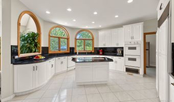 1760 W Whispering Ct, Addison, IL 60101