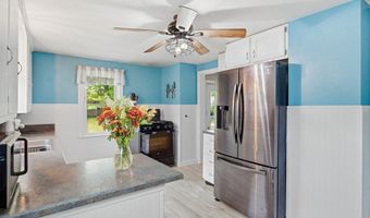 122 Southwick St, Agawam, MA 01030