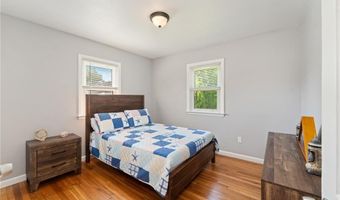 10 Philips Ave, Middletown, RI 02842