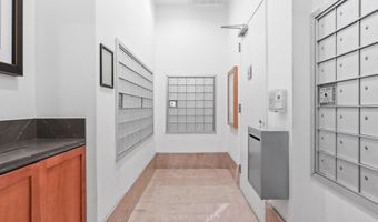 820 N POLLARD St 511, Arlington, VA 22203