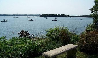 49 Sanford Ave, North Kingstown, RI 02852