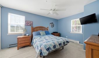 66 Harbor N, Amityville, NY 11701