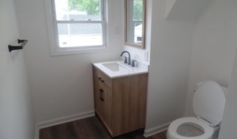 19 S Lester St, Bloomfield, IN 47424