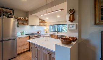 390 4TH St SW, Bandon, OR 97411