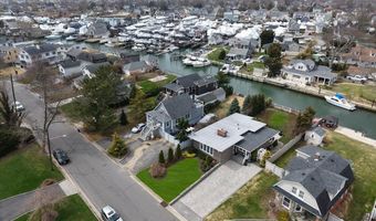 17 Central Ave, Amityville, NY 11701