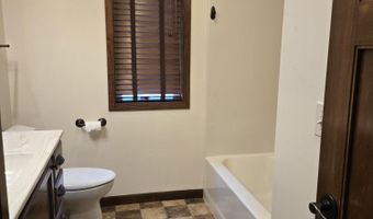 212 S Augusta Ave, Brandon, SD 57005